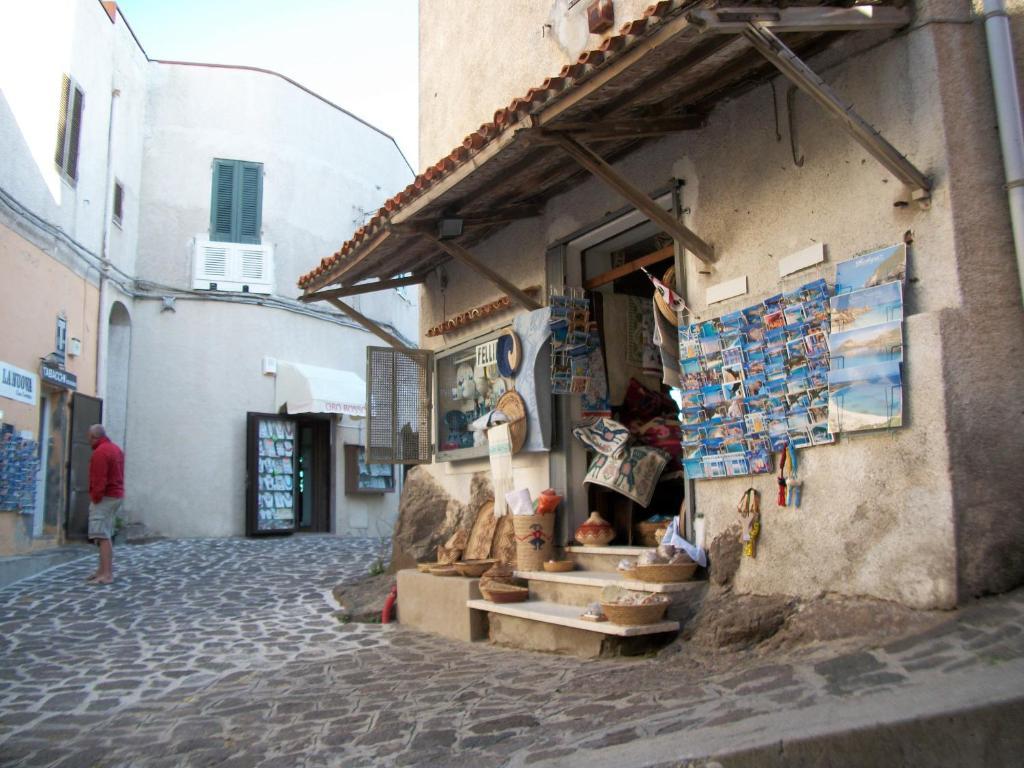 Vicolo della Luna Castelsardo Esterno foto